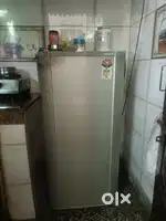 I'm selling a fridge company name samsung