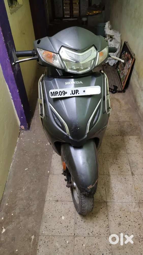 Gadi ek dum mast hai or average bhi acha hai