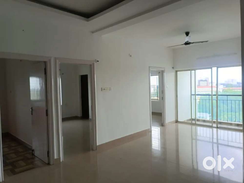 3 BHK SEMI FURNISHED FLAT LEASE AT KAKKANAD BMC NEAR