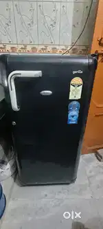 Whirlpool fridge 185 liter full working with coolig FRIGING