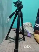 Camera tripod