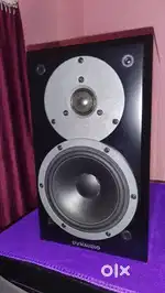 DYNAUDIO EMIT M-10 ( Made in DENMARK ).