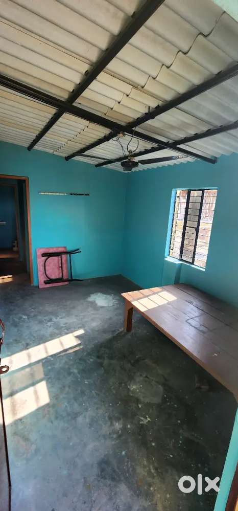 1 Room available for rent at prime location for student or working men