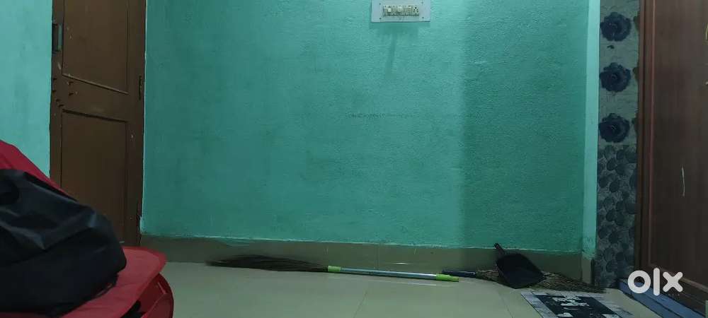 I need a girl roommate for sharing