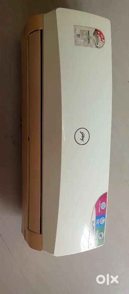Godrej 1ton 3star AC good working condition