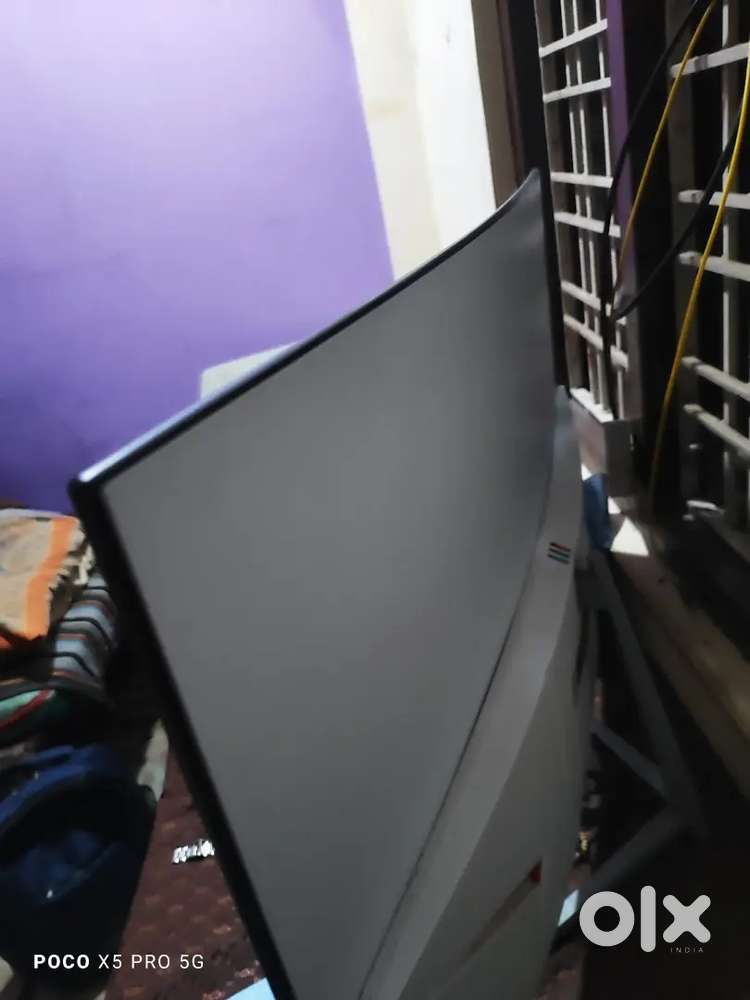 Zebronics 32 inch Curved Monitor