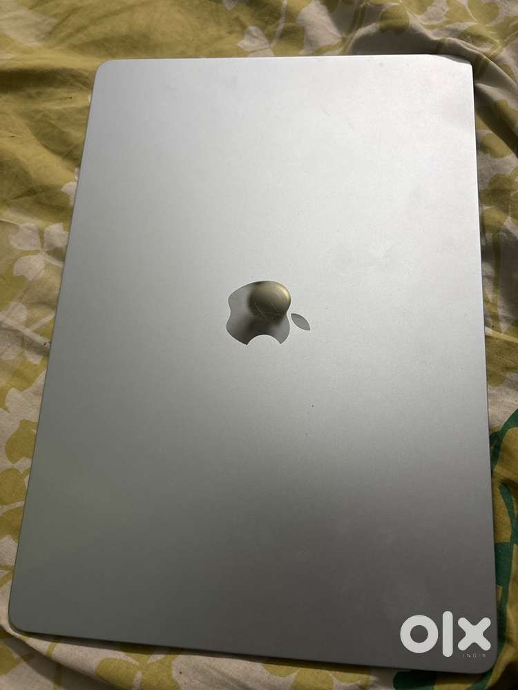 Macbook air m3 15 inch brand new condition 6 months old