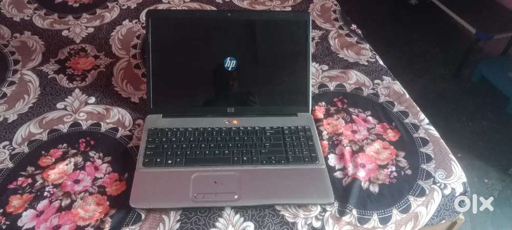 Compaq laptop 15 inch 4 gb ram & 320 gb hdd