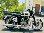 (EXCHANGE AVAILABLE) ROYAL ENFIELD CLASSIC 350 WHITE COLOUR
