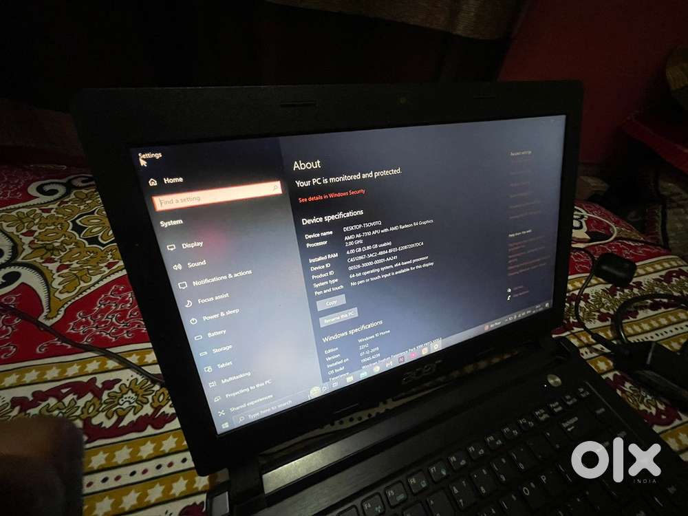 Acer laptop new condition only battery problem 4gb ram