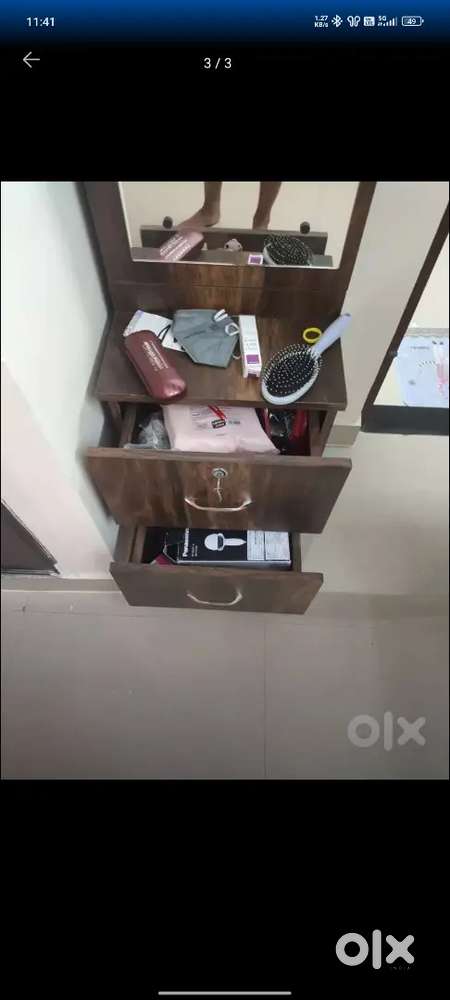 Dressing table