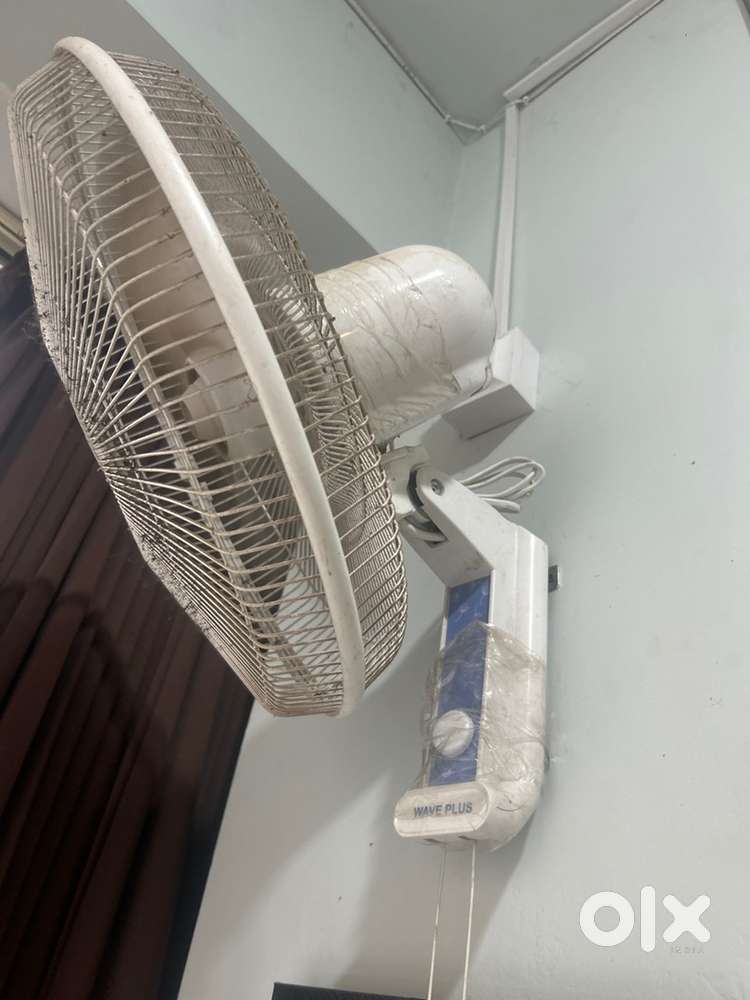 Crompton wave plus table fans