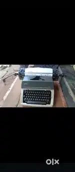 Antique vintage typewriter just ₹ 2000 good condition