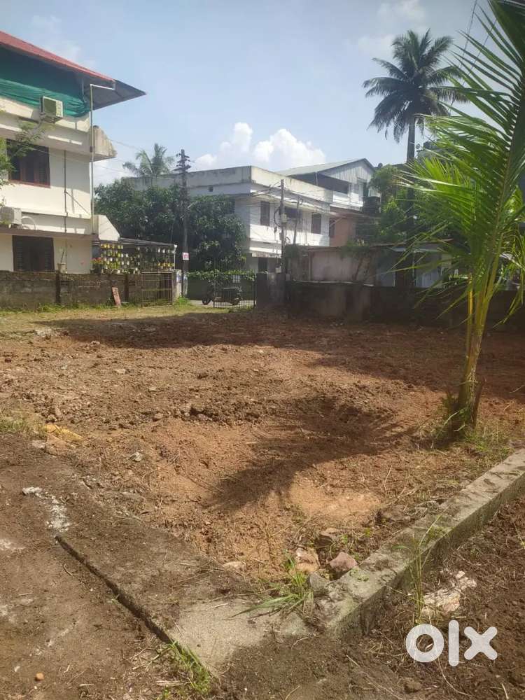 Kakkanad chambumkku 3.5 cent square plot for sale