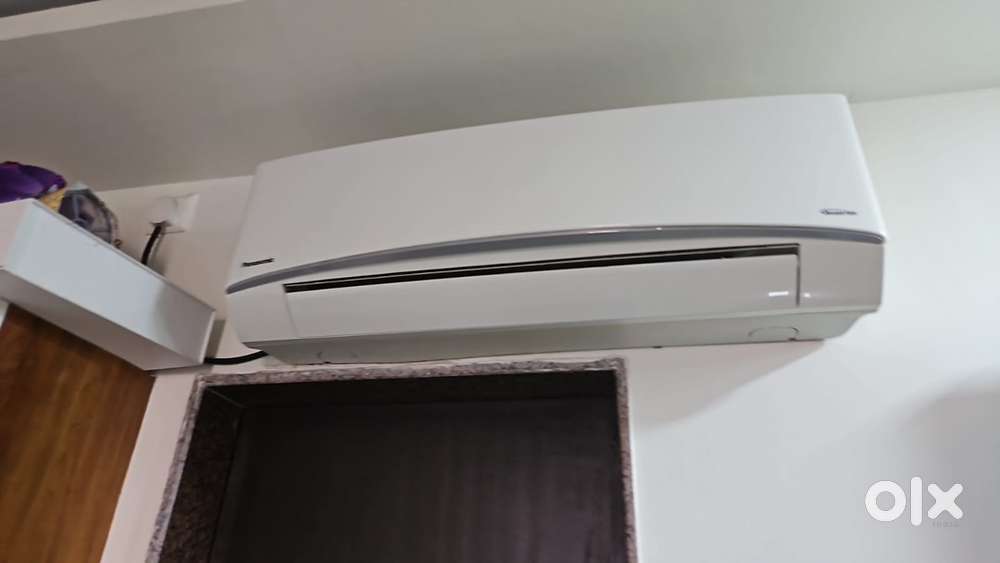 PANASONIC 1.5T INVERTER Split AC / 8mknth Old / Excellent condition