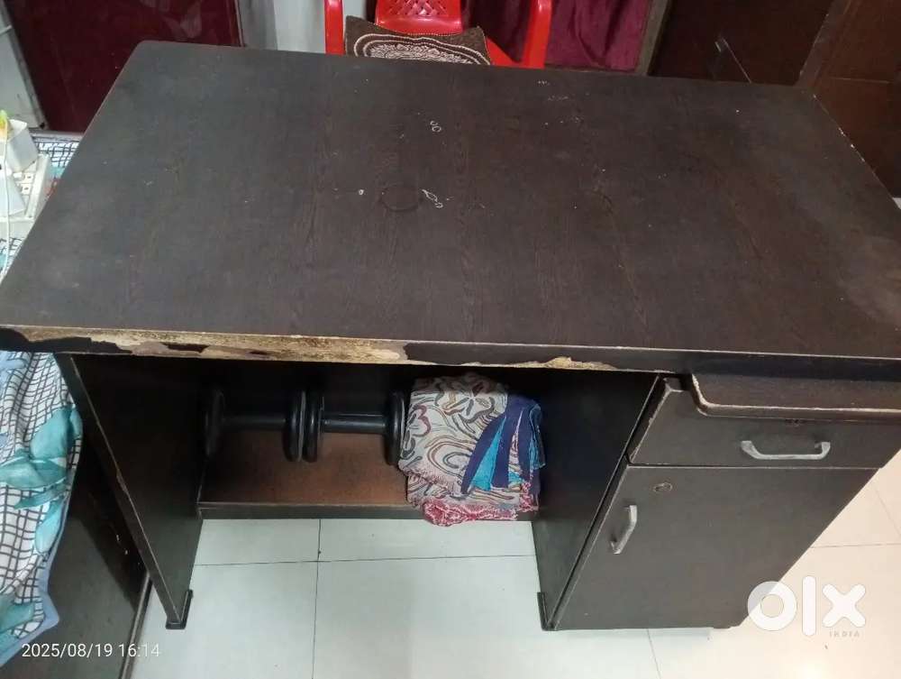 Computer table, metal three layer glass table and hp printer