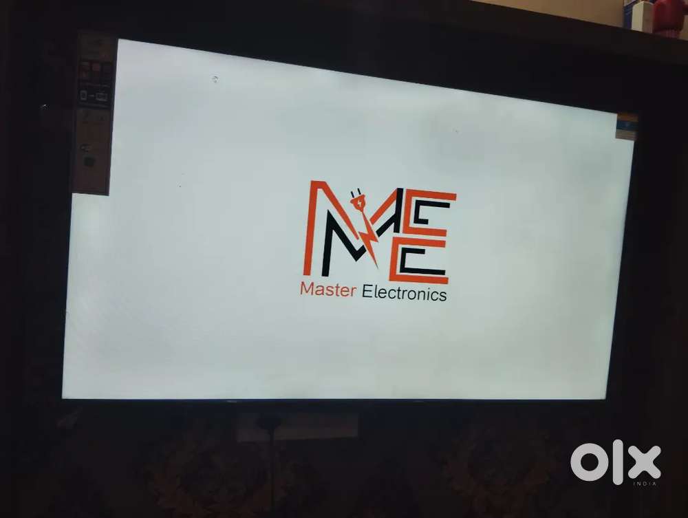 ME SMART LED TV 43