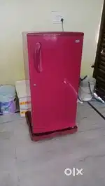 एक फ्रिज अच्छी कंडीशन में है