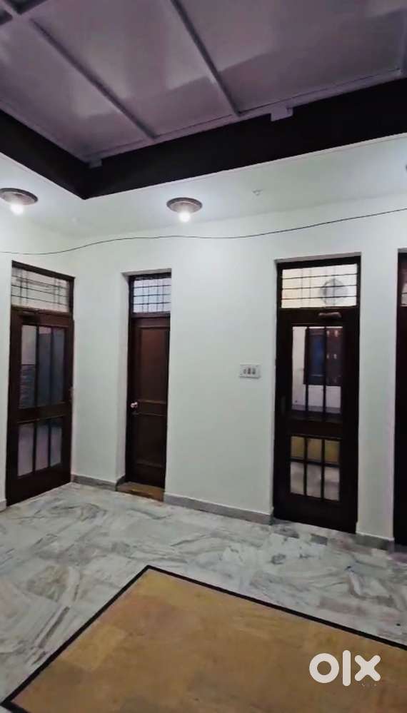 owner free 2 room set or 1bhk both r separate entry fully furnished
