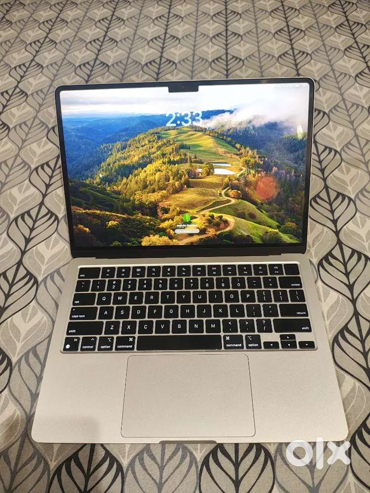 MacBook Air M3 Processor (2024) – Mint Condition