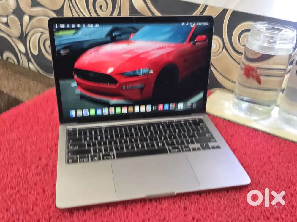 M2 Apple Macbook 8gb Ram 256gb SSD 13inch Retina Display Touchbar