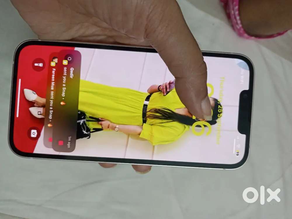 Iphone 13 only 2yrs left pink colour