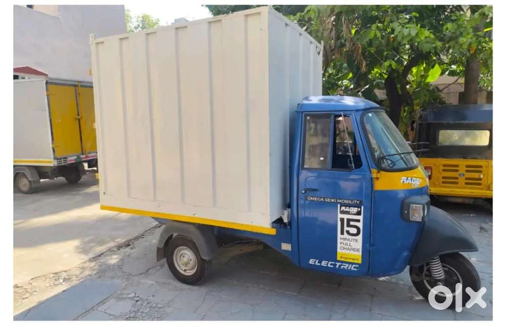Porter-EV Auto Driver