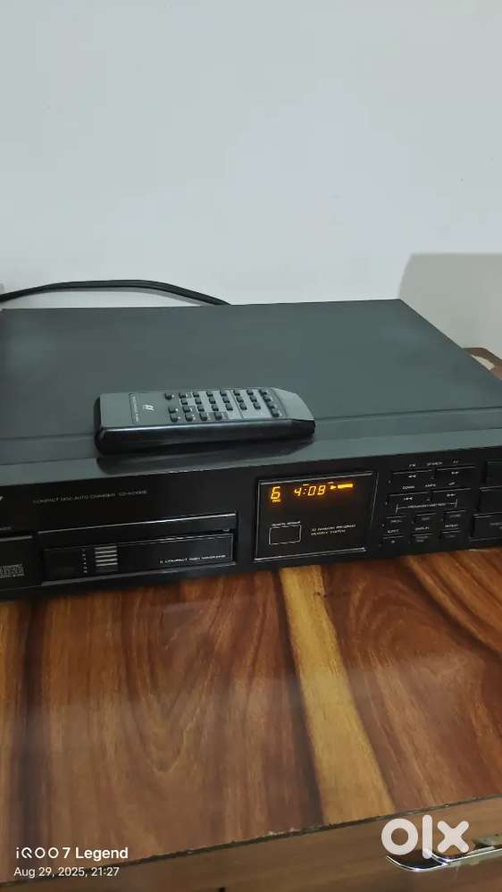 LG bookshelf speaker and Sansui CD player