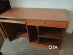 Computer table