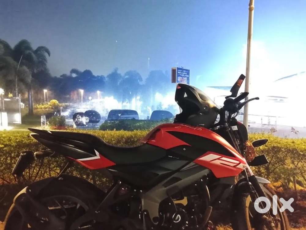 4 months old Bajaj NS125