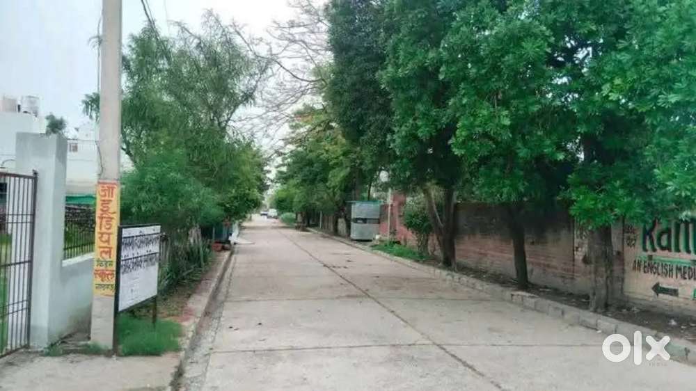 IIT नारामऊ मां वैष्णो मंदिर के पास जी टी रोड  हाइवे से 50 मीटर अन्दर