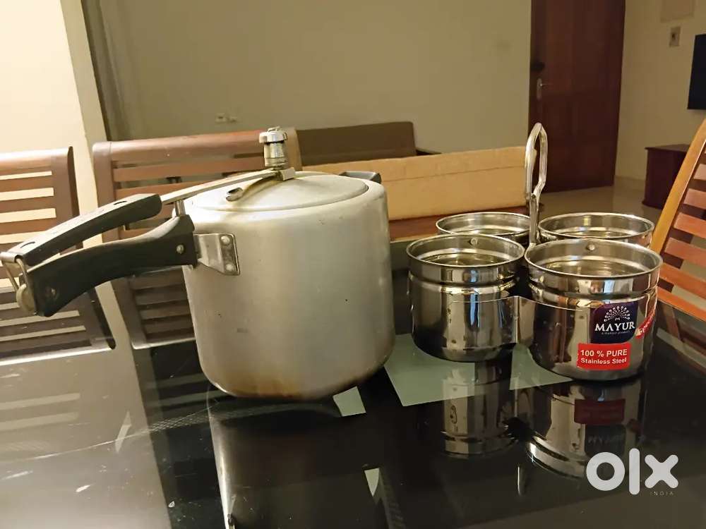 Hawkins pressure cooker and 4 in 1 Thooku Pathram for sale