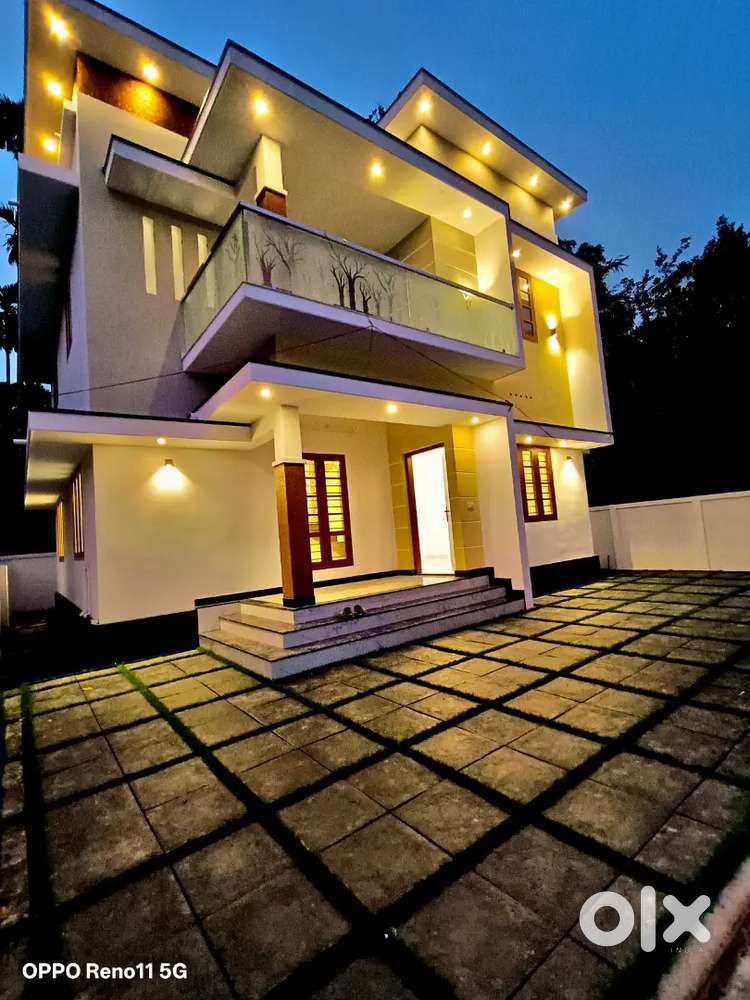 Aluva, Alangad, 55 Lakh, 3 Bhk, 1500 Sqrfeet,  plott area 4Cent,2 park