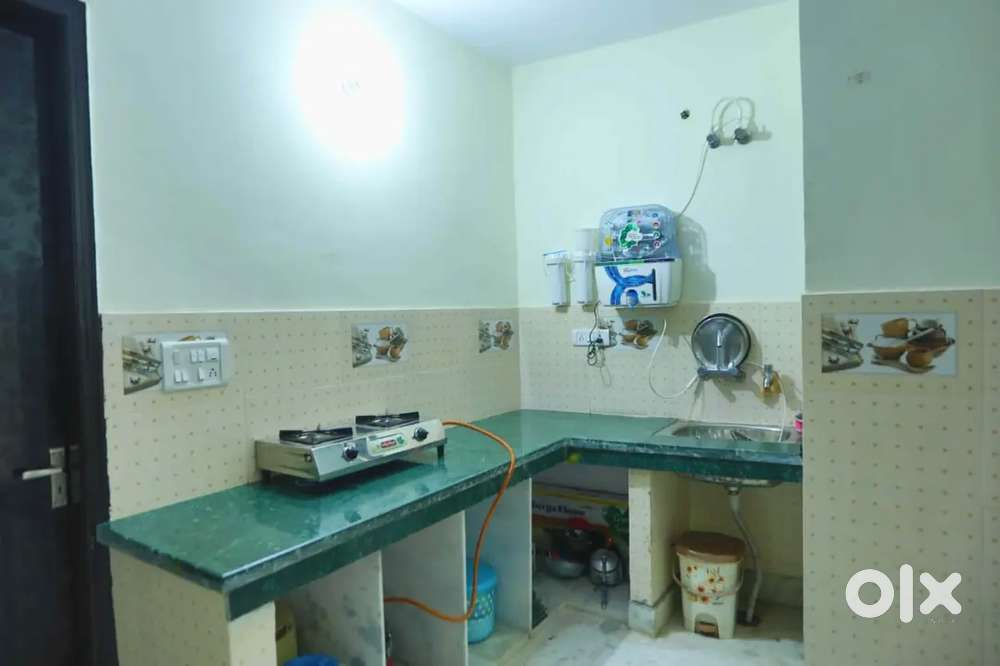 Girls PG with all facilities, 2bhk, 1bhk flat for rent near Metro