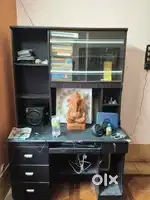 COMPUTER & BOOK SHELF