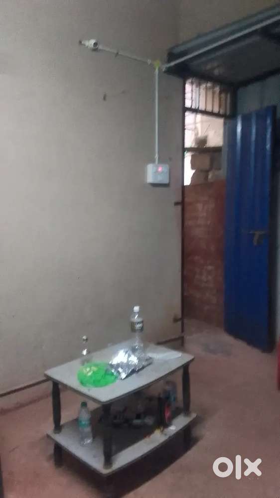 Space and room for rent