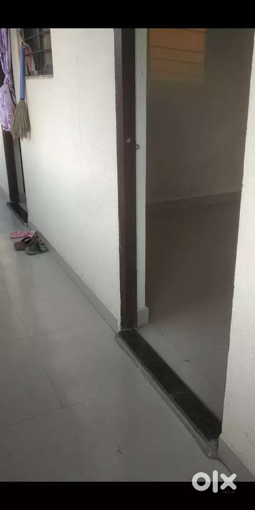 Urgent required 1 female roommate