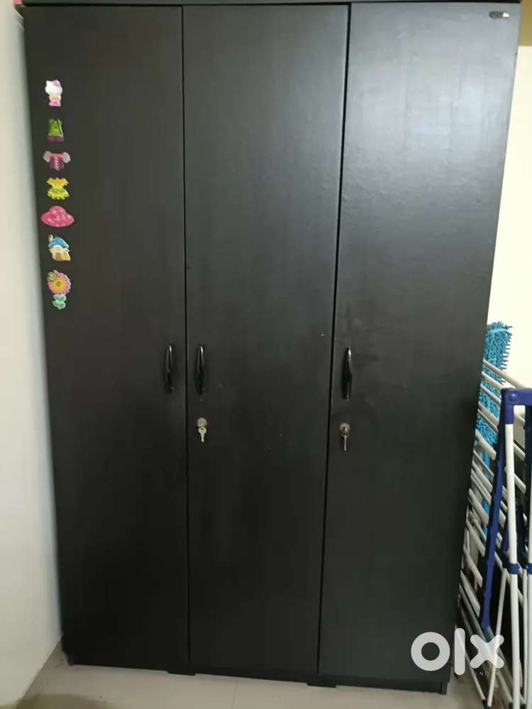 Wardrobe 3 and 4 doors in good condition