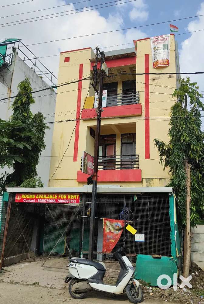 Single rooms with bed matress almirah table,RO ,Wifi and CCTV