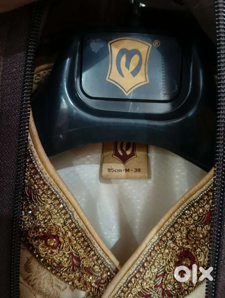 I want to sell my new Manyawar sherwani with complete set.
