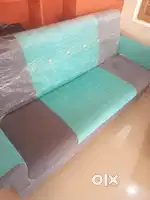 4 person സിറ്റിംഗ് capacity