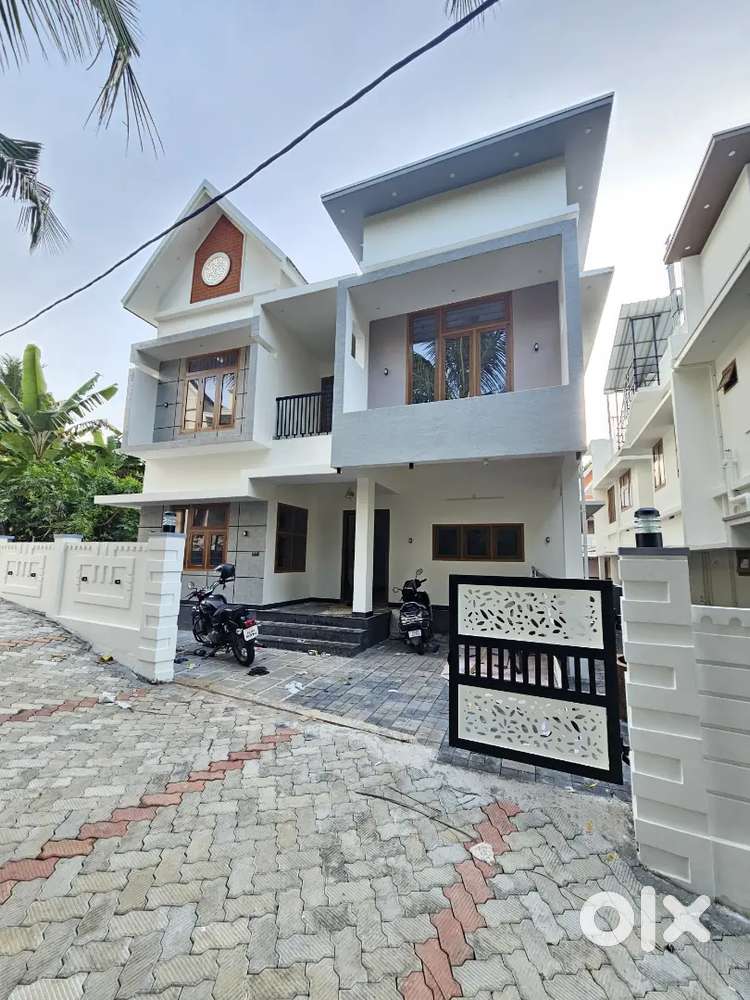3 BHK GATED COMMUNITY VILLA FOR SALE  NEAR KAKKANAD , PUKKATUPADY