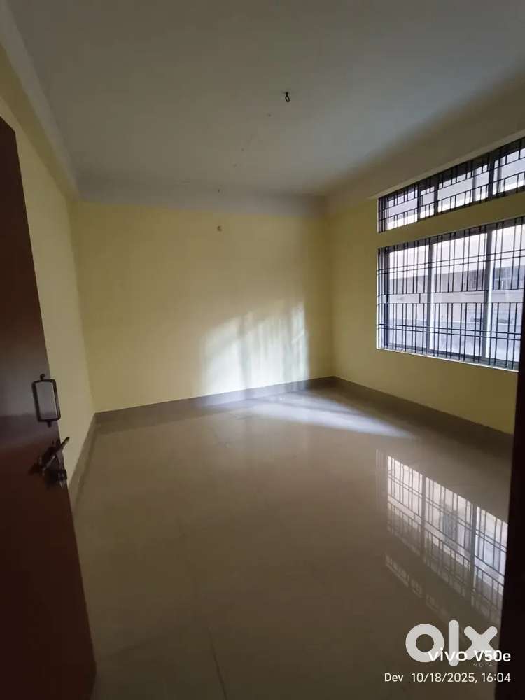 Independent 1bhk for rent newly painted road facing property
