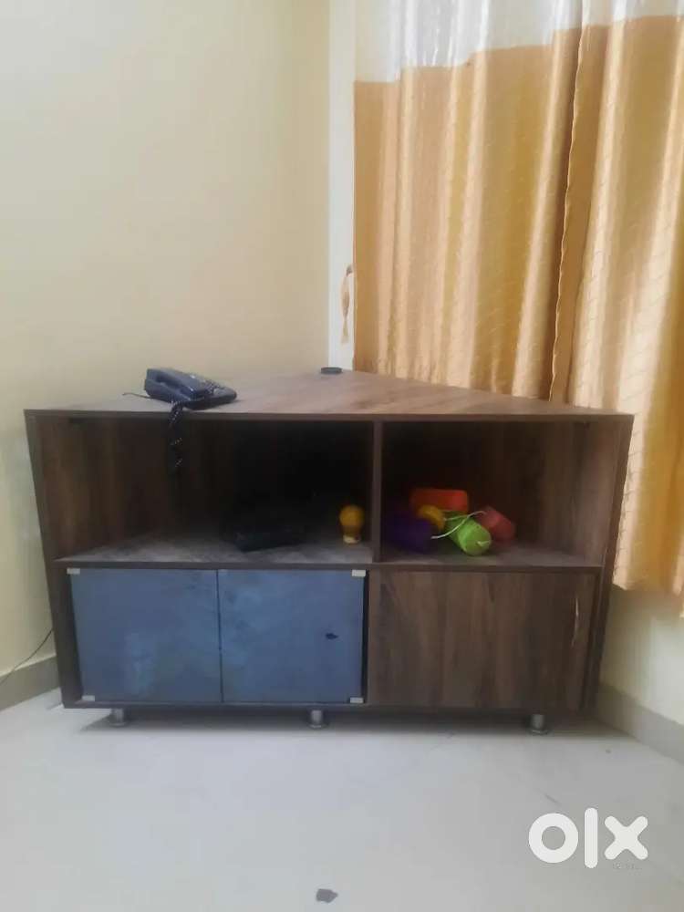 Corner TV unit