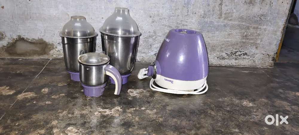 Preeti Mixer Grinder with 3 jars