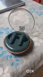 Hammer earbuds