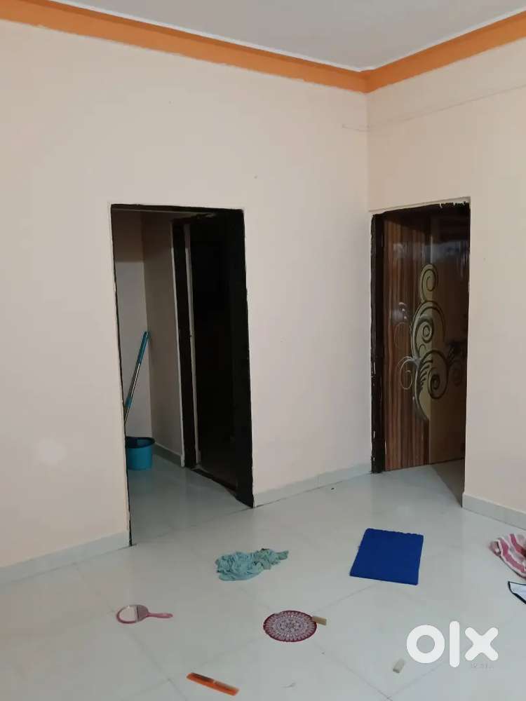 Boy/girl Room mate require in flat hall space available sharing