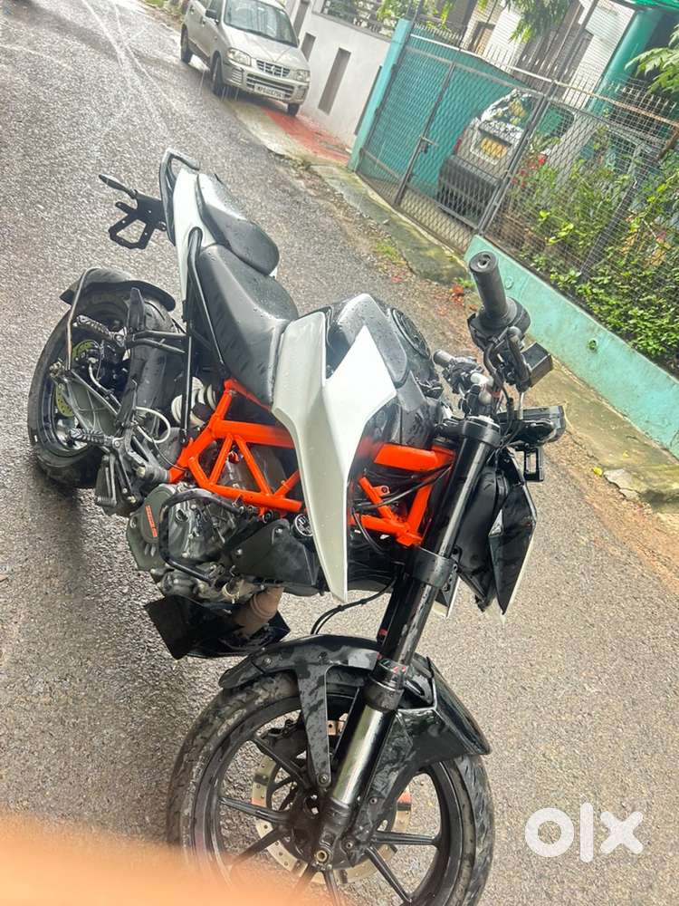 Ktm 125, single handed, first owner