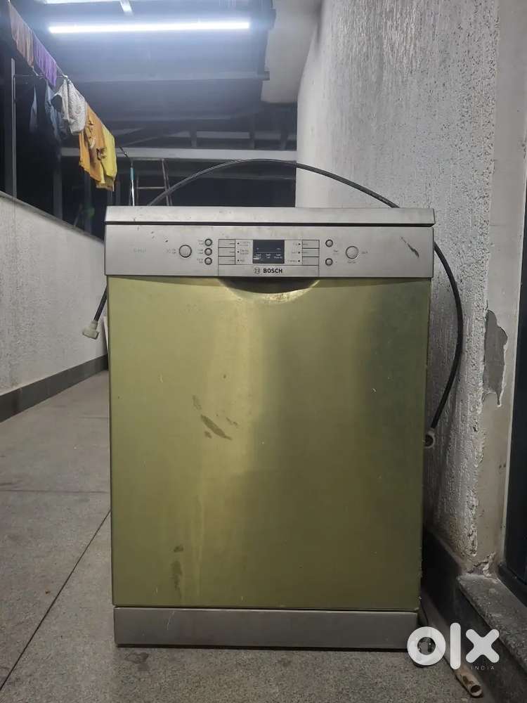 Bosch series 6 Dishwasher ( Fully functional and price negotiable)