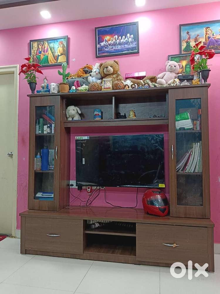 TV cabinet in good condition